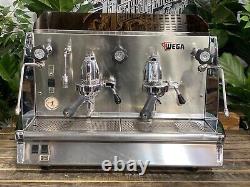 Wega Vela Vintage 2 Group Espresso Coffee Machine Chrome Commercial Cafe Latte