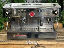 La Machine à café expresso La Marzocco Linea Pb 2 groupes blanche et noire avec poignées LM.