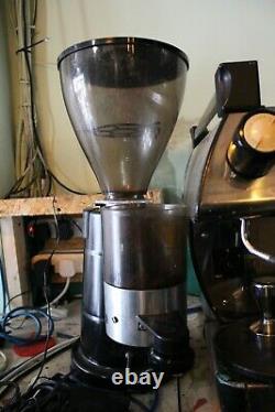 La Marzocco Gb5 3 Groupe Ee Espresso Machine & Professional Bean Grinder