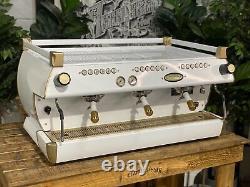 La Marzocco Gb5 3 Groupe Machine à Café Espresso Blanc & Or avec Poignées Pesado