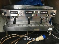 La Marzocco Linea 2 Av Groupe 3 Espresso Machine À Café W Pompe Et Poignées