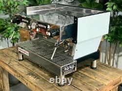 La Marzocco Linea Classic 2 Groupe Espresso Machine À Café Blanc, High Feet Cafe