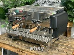 La San Marco 80e Liscia 2 Groupe Black & Timber Handles Espresso Machine À Café