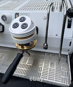 La machine à café expresso La Marzocco Strada AV 3 Group