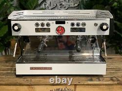 La machine à café expresso commerciale La Marzocco Linea Pb 2 Group Blanc Noir Tray
