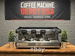 La machine à espresso commerciale La Cimbali M24 3 groupes