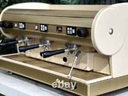 Machine à café espresso commerciale San Marino Lisa 3 Groupe Crème et Or Personnalisée