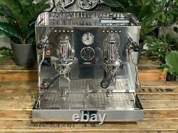 Machine à café expresso Brugnetti Giulia Compact 2 Group avec réservoir en acier inoxydable nouvellement ajouté