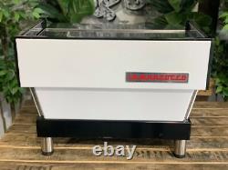 Machine à café expresso La Marzocco Linea Classic 2 groupes blanche, pieds hauts Café