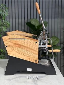 Machine à café expresso Nurri L Type Leva 1 Groupe toute neuve noire et zebrano pour la maison