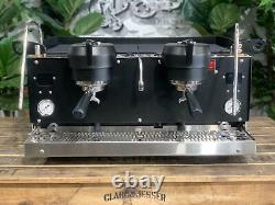 Machine à café expresso commerciale 2 groupes Synesso S200 en noir mat pour barista de café.