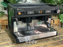 Machine à café expresso commerciale Rancilio Baby 9, 2 groupes, noire, vente en gros pour les cafés.