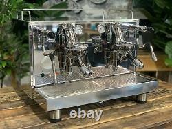 Machine à café expresso commerciale en acier inoxydable Ecm Technika 2 groupes pour café.