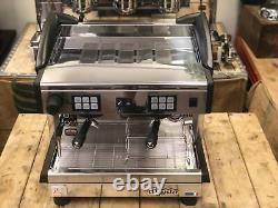Machine à café expresso compacte toute neuve de marque Magister Kappa Kes70 2 Group en acier inoxydable.