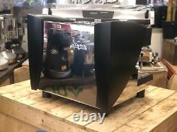 Machine à café expresso compacte toute neuve de marque Magister Kappa Kes70 2 Group en acier inoxydable.