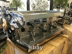Machine à café expresso en chrome à haute tasse Wega Polaris 3 groupes pour café restaurant