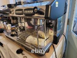 Machine à espresso commerciale Expobar 2 groupes avec broyeur entièrement fonctionnelle