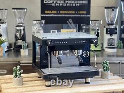 Nouvelle machine à café commerciale Brand New Sanremo Zoe Compact 2 Group en noir mat