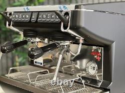 Nouvelle machine à café expresso compacte à 2 groupes Nuova Simonelli Appia Life, toute neuve, pour barista