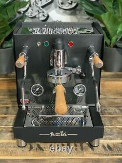 Orchestrale Nota Brand New Matte Black & Timber 1 Groupe Espresso Machine Accueil