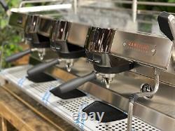 Rancilio Rs1, machine à café expresso commerciale flambant neuve en acier inoxydable de 3 groupes pour café-café.