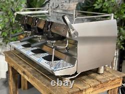Rancilio Rs1, machine à café expresso commerciale flambant neuve en acier inoxydable de 3 groupes pour café-café.
