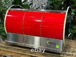 Wega Concept 2 Groupe Red Espresso Machine À Café Fournisseur Commercial De Gros